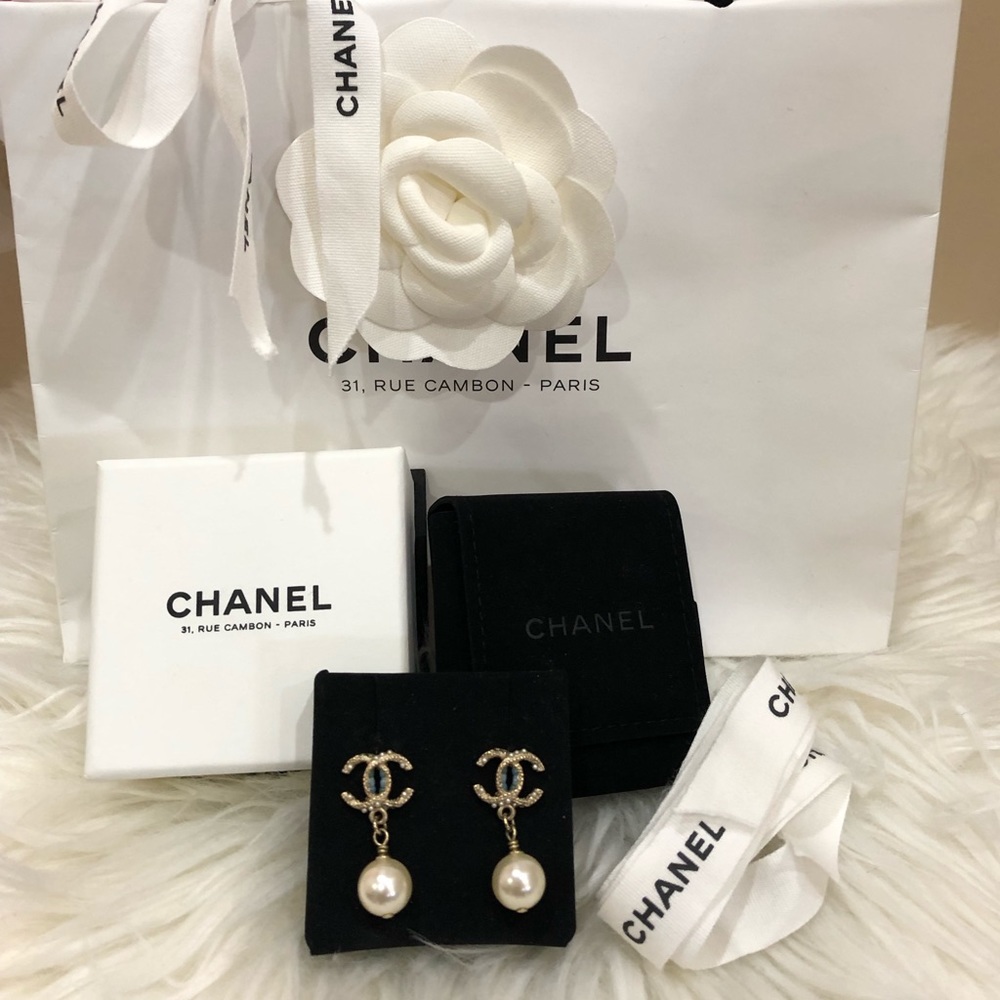❤️SOLD❤️Chanel earring